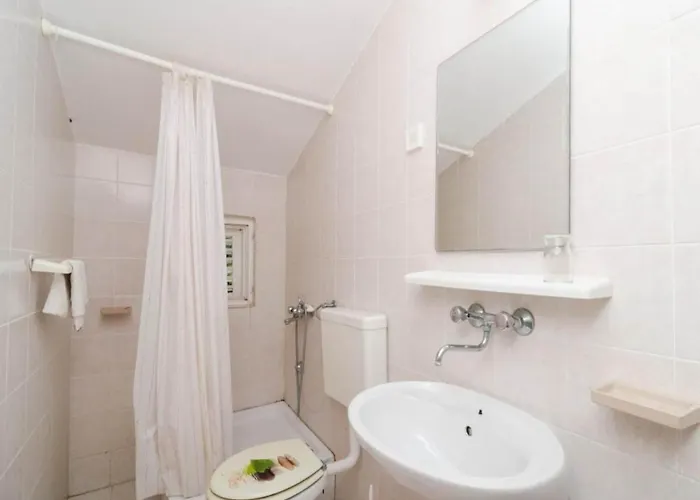 Sutvid- Two Bedroom With Balcony And Sea View Apartman
